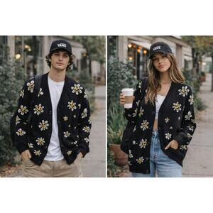 Vans Hilltop Black Smiley Cardigan Sweater Men’s Small/Women's Medium Preloved